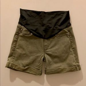 Liverpool Jeans Co. Maternity Shorts- size 6/28 - 4 “ leg- Stretchy comfortable